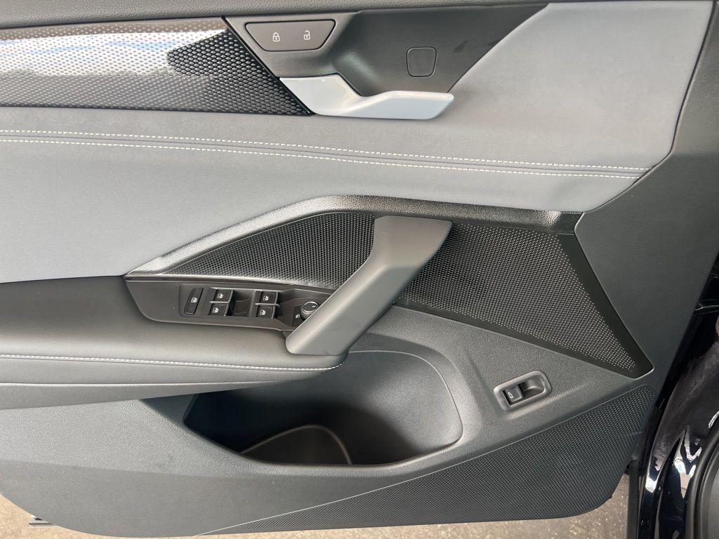 new 2025 Volkswagen Tiguan car, priced at $38,636
