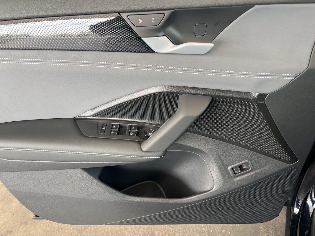 new 2025 Volkswagen Tiguan car, priced at $38,636