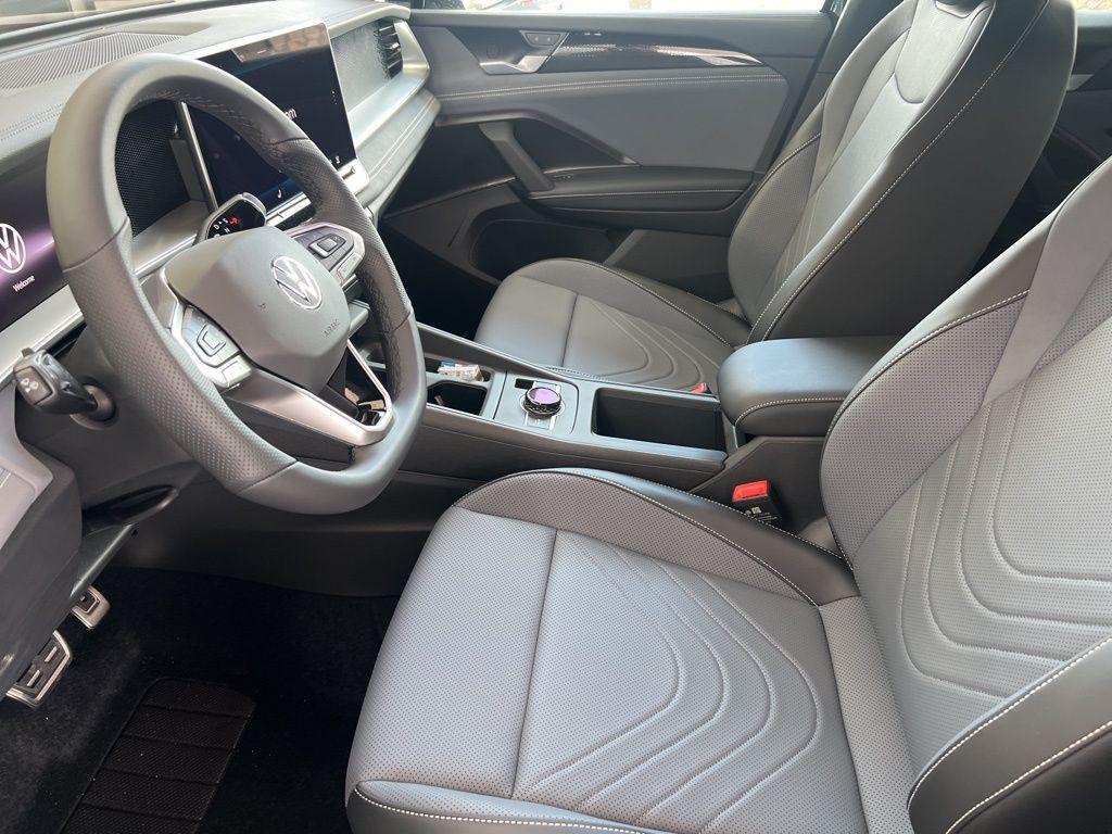 new 2025 Volkswagen Tiguan car, priced at $38,636