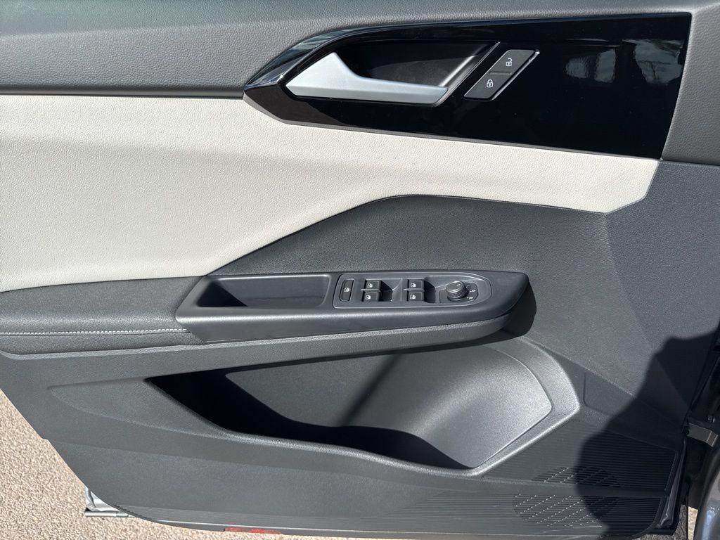 new 2025 Volkswagen Taos car, priced at $27,011