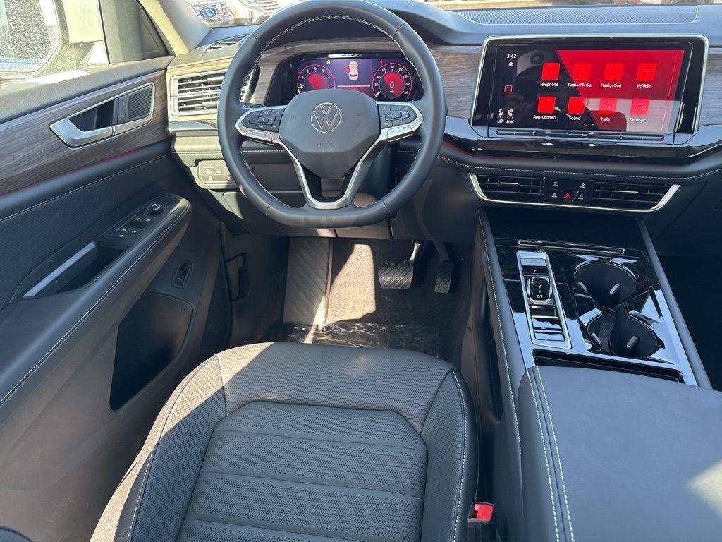 new 2025 Volkswagen Atlas car, priced at $52,033
