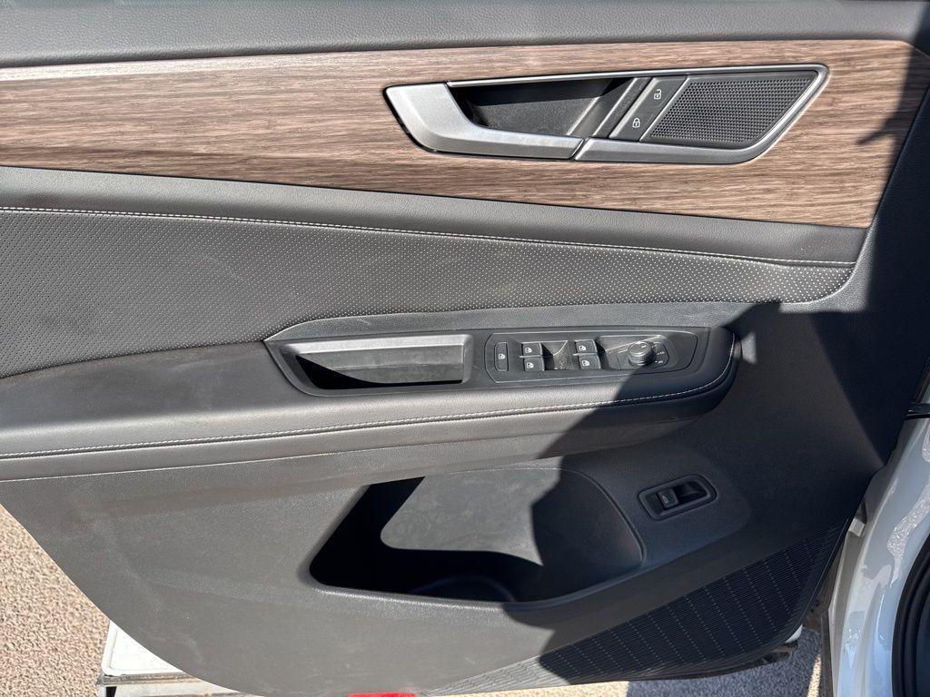 new 2025 Volkswagen Atlas car, priced at $52,033