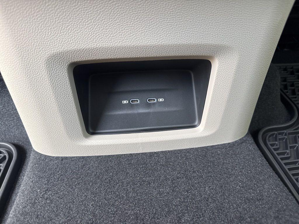 new 2025 Volkswagen Atlas car, priced at $43,032
