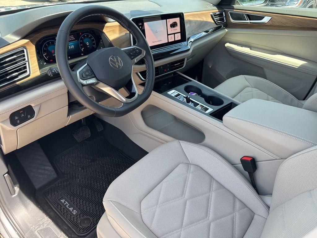 new 2025 Volkswagen Atlas car, priced at $43,032