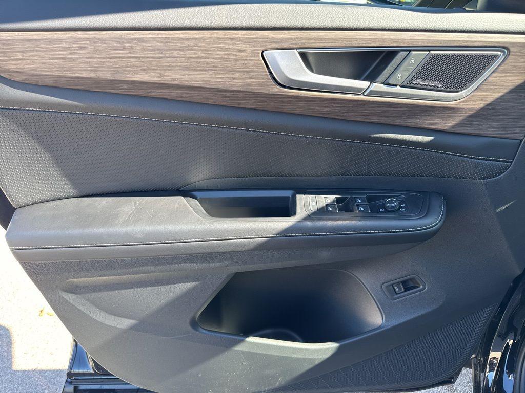 new 2026 Volkswagen Atlas car, priced at $57,656