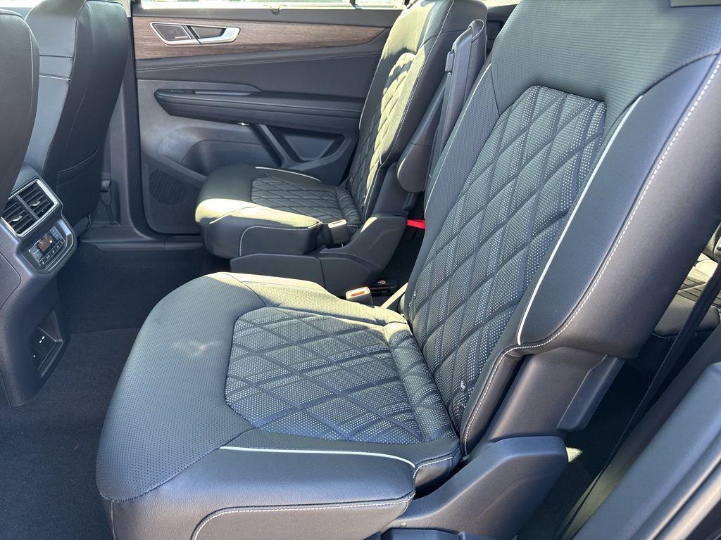 new 2026 Volkswagen Atlas car, priced at $57,656