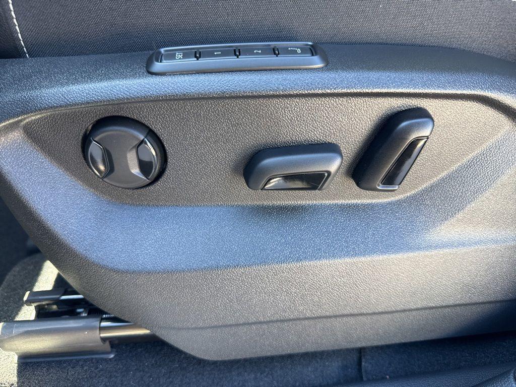 new 2026 Volkswagen Atlas car, priced at $57,656