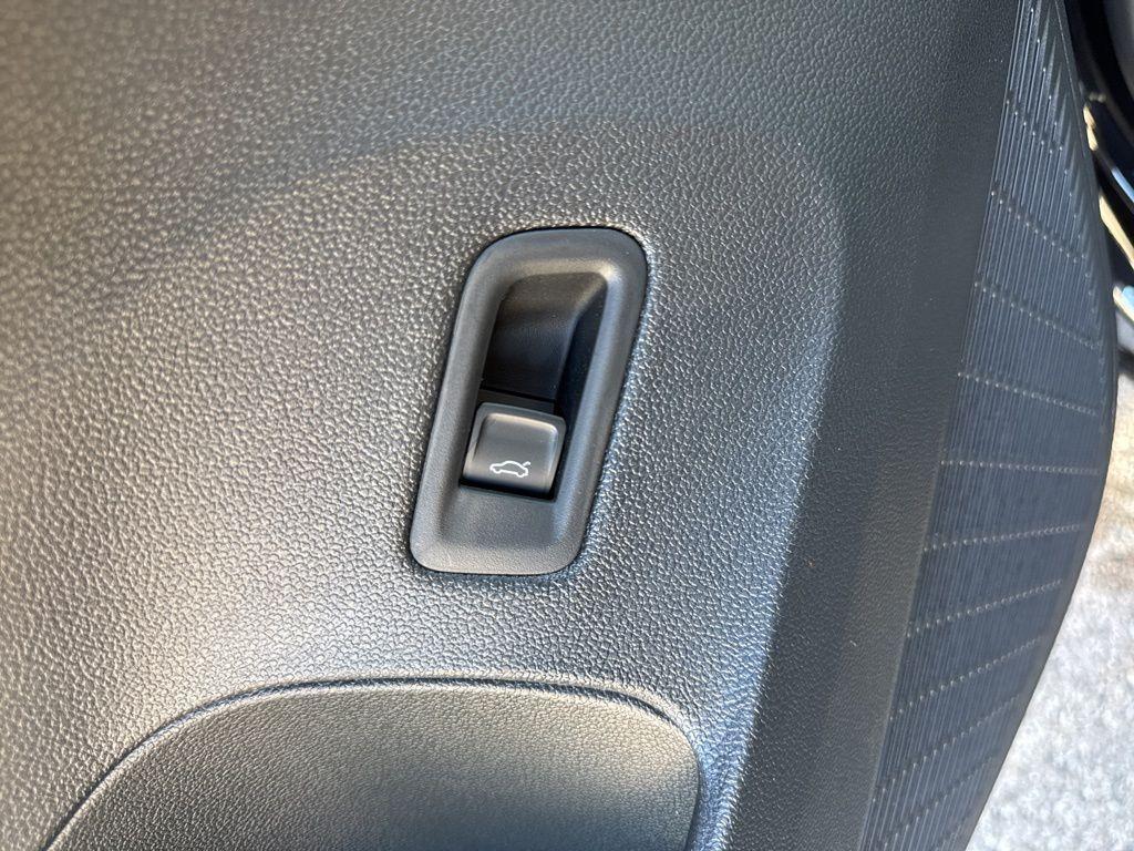 new 2026 Volkswagen Atlas car, priced at $57,656