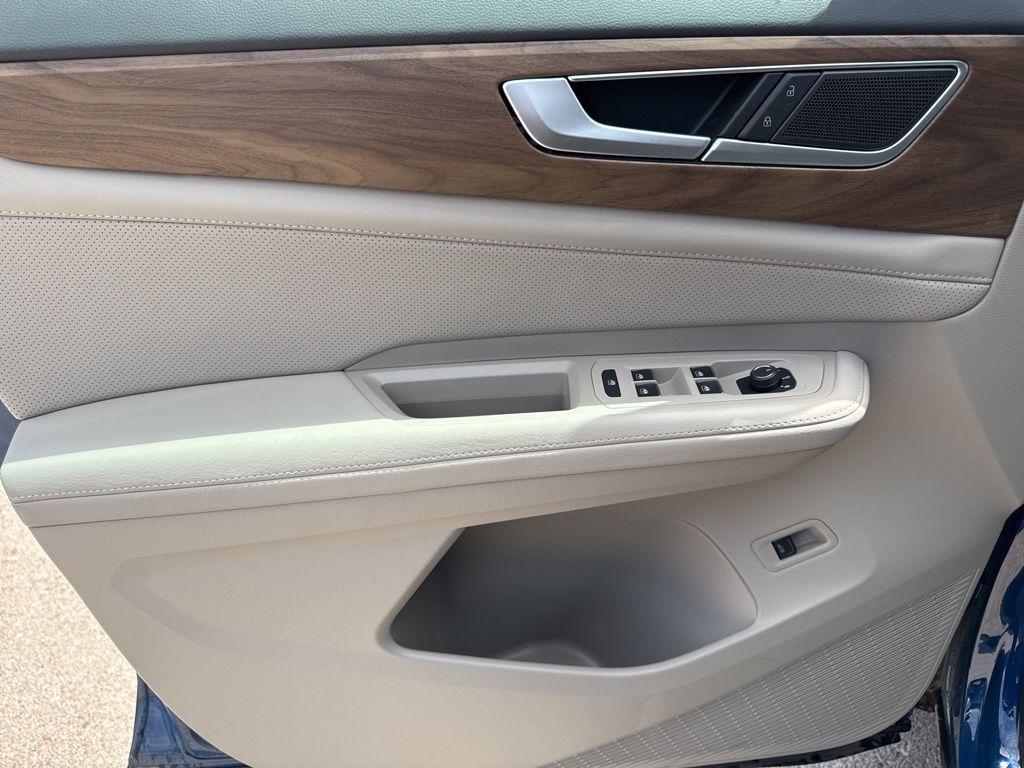 new 2025 Volkswagen Atlas car, priced at $46,156