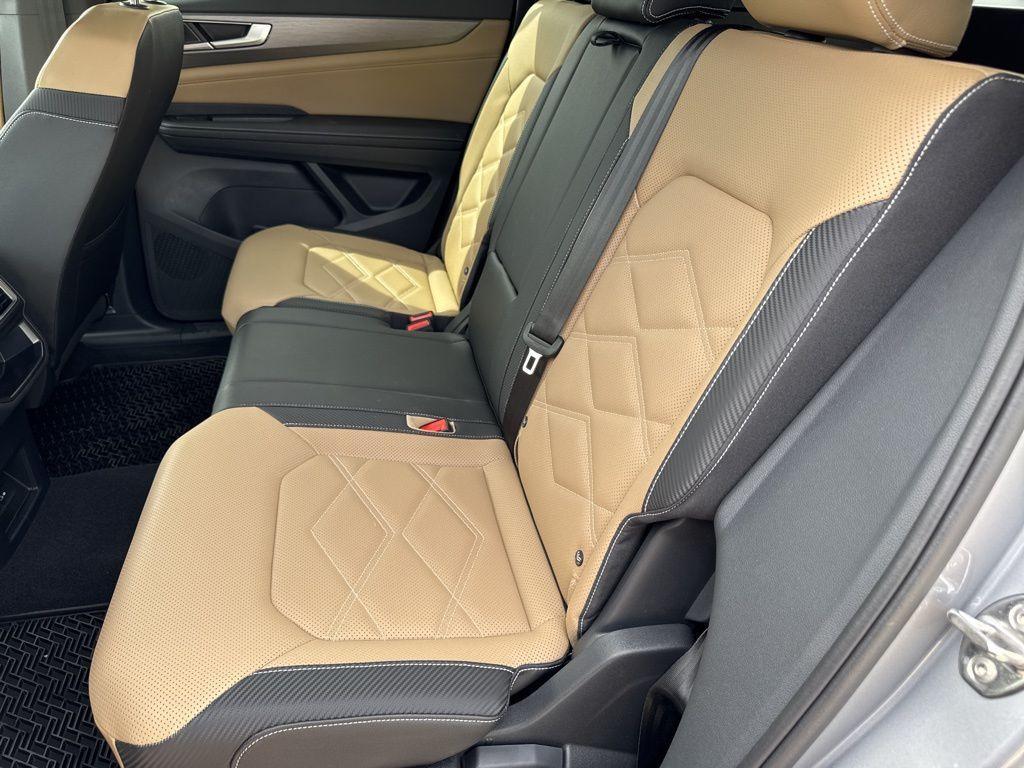 new 2025 Volkswagen Atlas Cross Sport car, priced at $39,703