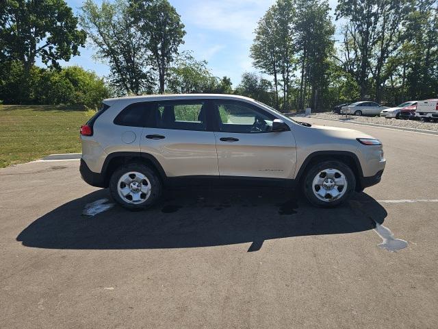 used 2015 Jeep Cherokee car, priced at $9,500