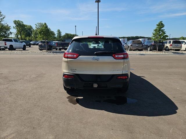 used 2015 Jeep Cherokee car, priced at $9,500