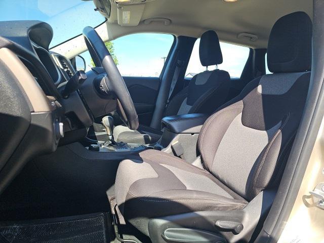used 2015 Jeep Cherokee car, priced at $9,500