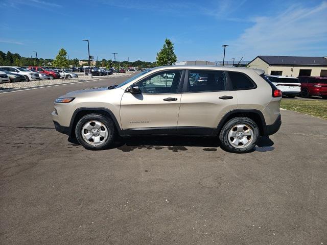 used 2015 Jeep Cherokee car, priced at $9,500