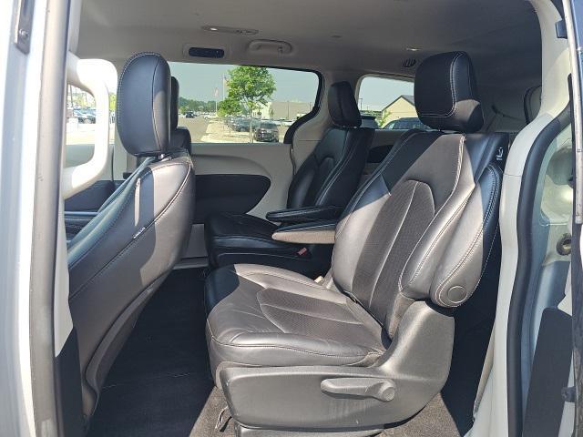 used 2023 Chrysler Pacifica Hybrid car, priced at $27,000
