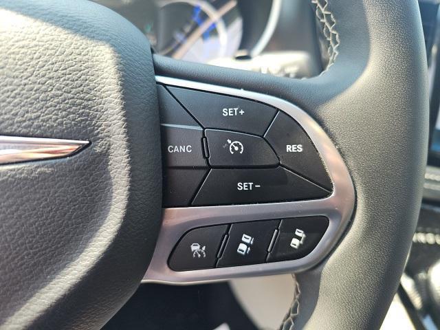 used 2023 Chrysler Pacifica Hybrid car, priced at $27,000