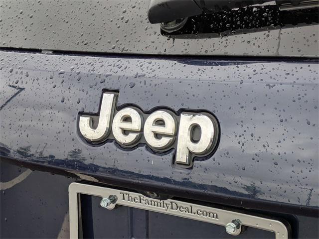 used 2015 Jeep Grand Cherokee car, priced at $9,000