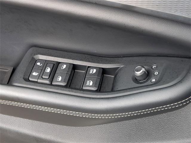 used 2024 Jeep Grand Cherokee car, priced at $28,000