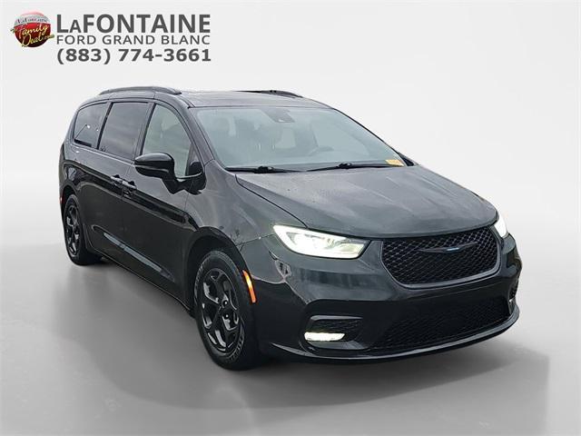 used 2021 Chrysler Pacifica Hybrid car, priced at $25,800