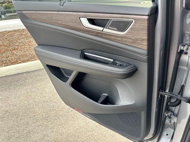 new 2025 Volkswagen Atlas car, priced at $53,006