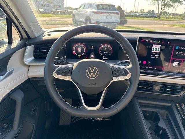 new 2025 Volkswagen Tiguan car, priced at $35,921