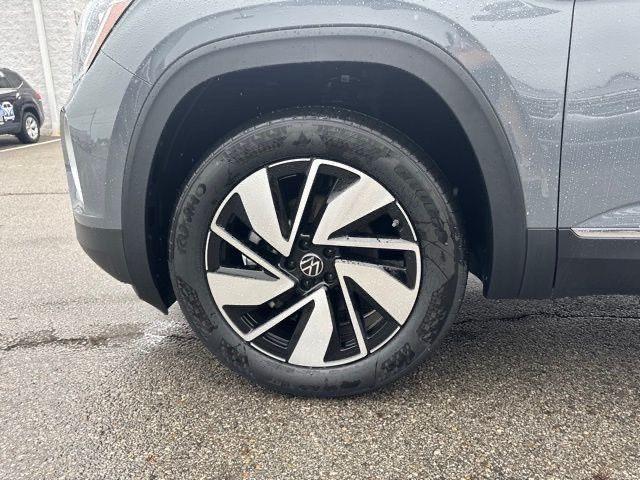 new 2025 Volkswagen Atlas car, priced at $45,609