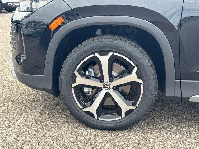 new 2025 Volkswagen Tiguan car, priced at $34,945