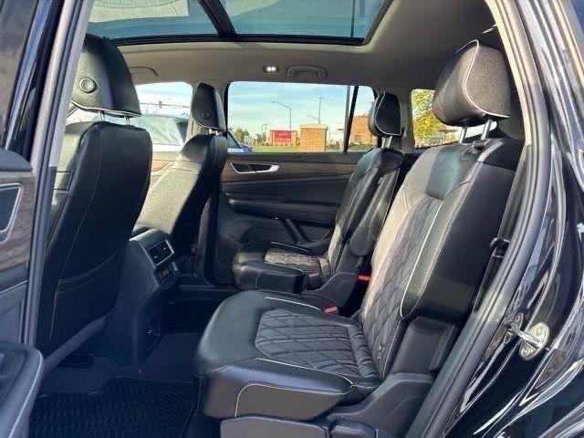 new 2025 Volkswagen Atlas car, priced at $48,301