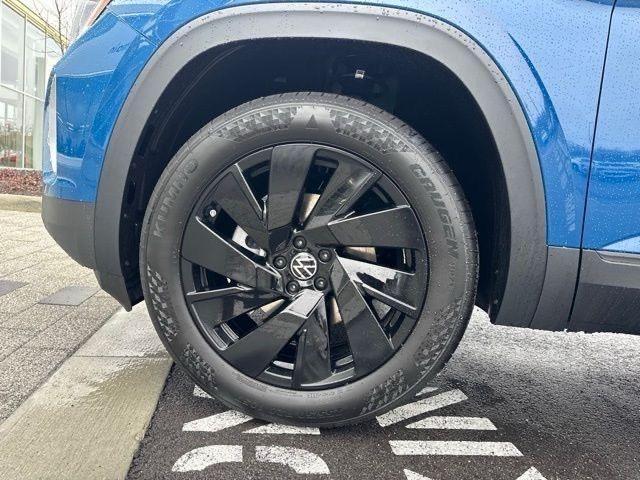 new 2025 Volkswagen Atlas car, priced at $44,189