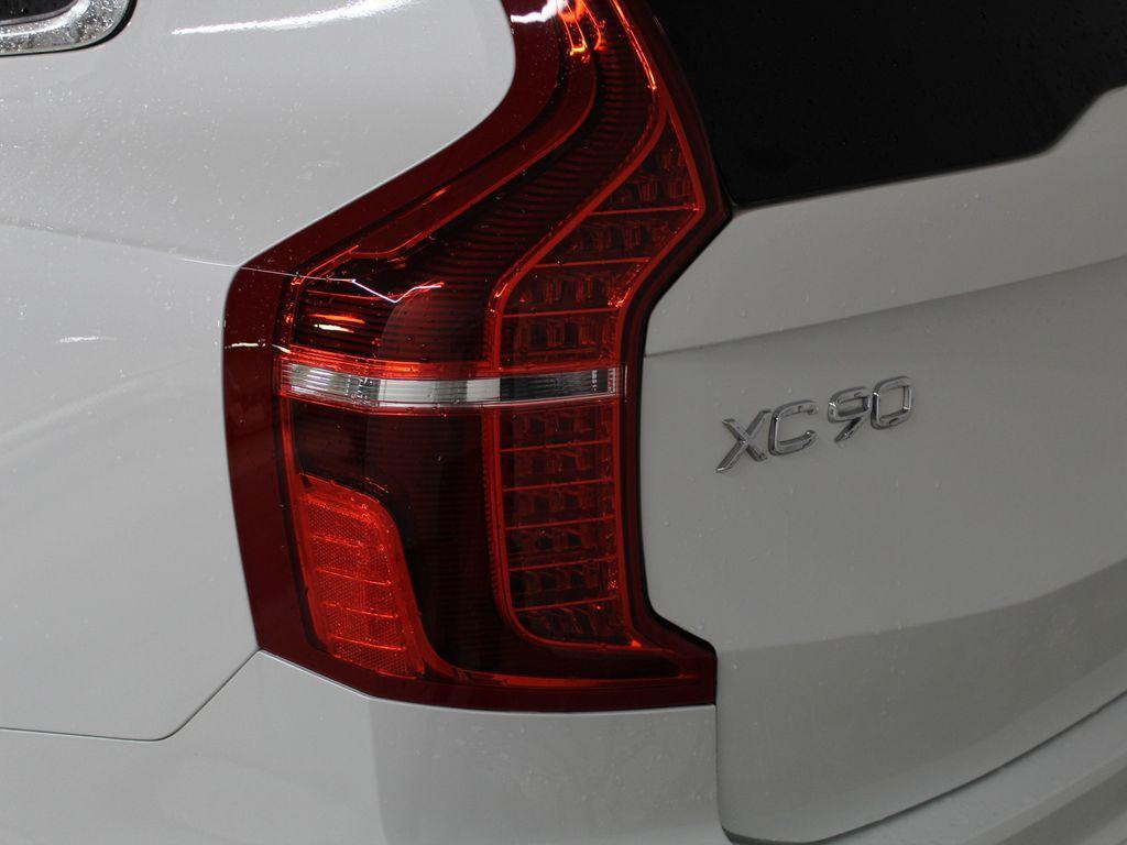 used 2022 Volvo XC90 car, priced at $35,568