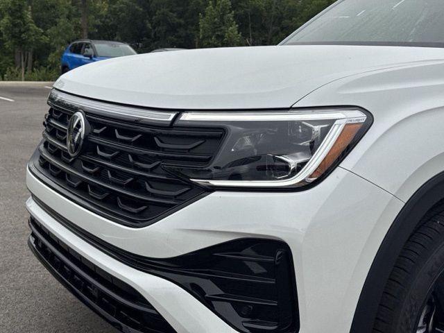 new 2026 Volkswagen Atlas Cross Sport car, priced at $48,827