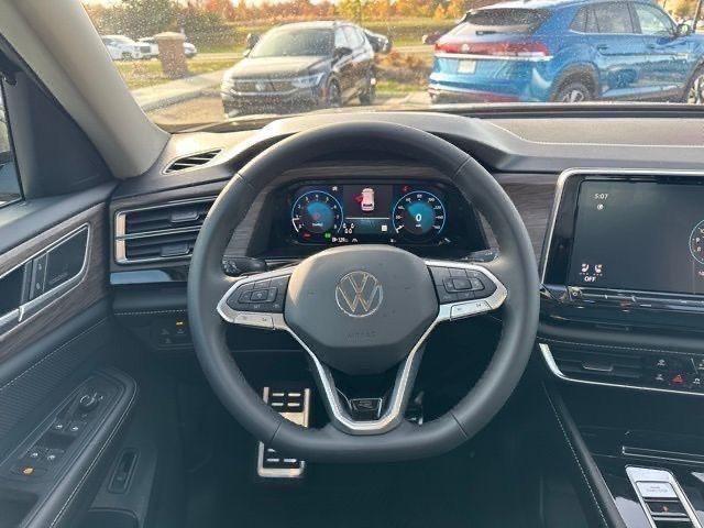 new 2025 Volkswagen Atlas car, priced at $53,604