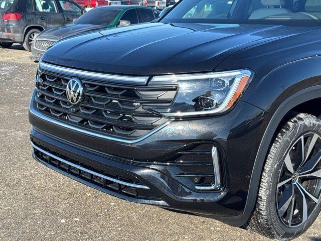 new 2025 Volkswagen Atlas car, priced at $53,604
