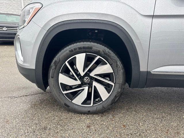new 2025 Volkswagen Atlas car, priced at $49,592