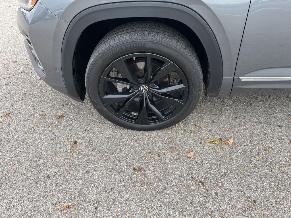 used 2024 Volkswagen Atlas Cross Sport car, priced at $41,379