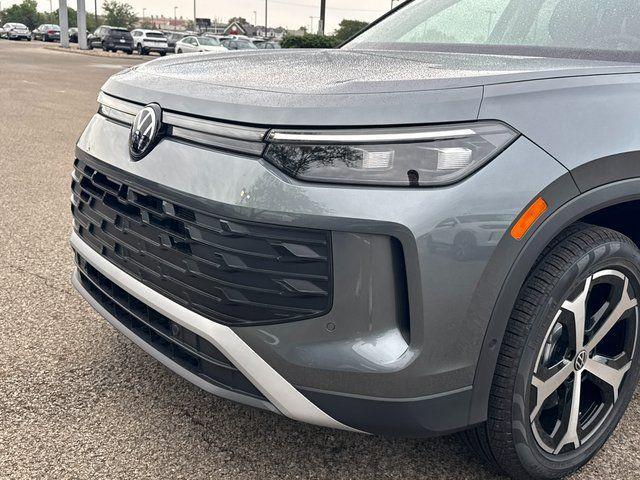 new 2025 Volkswagen Tiguan car, priced at $36,621