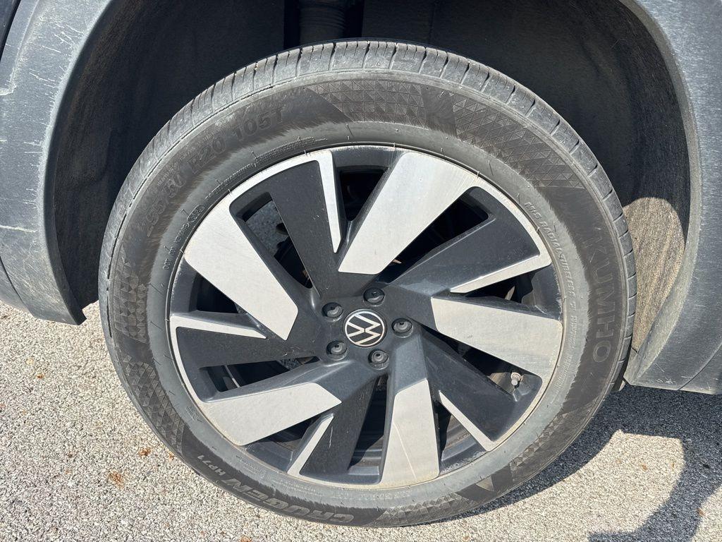 used 2024 Volkswagen Atlas Cross Sport car, priced at $32,377