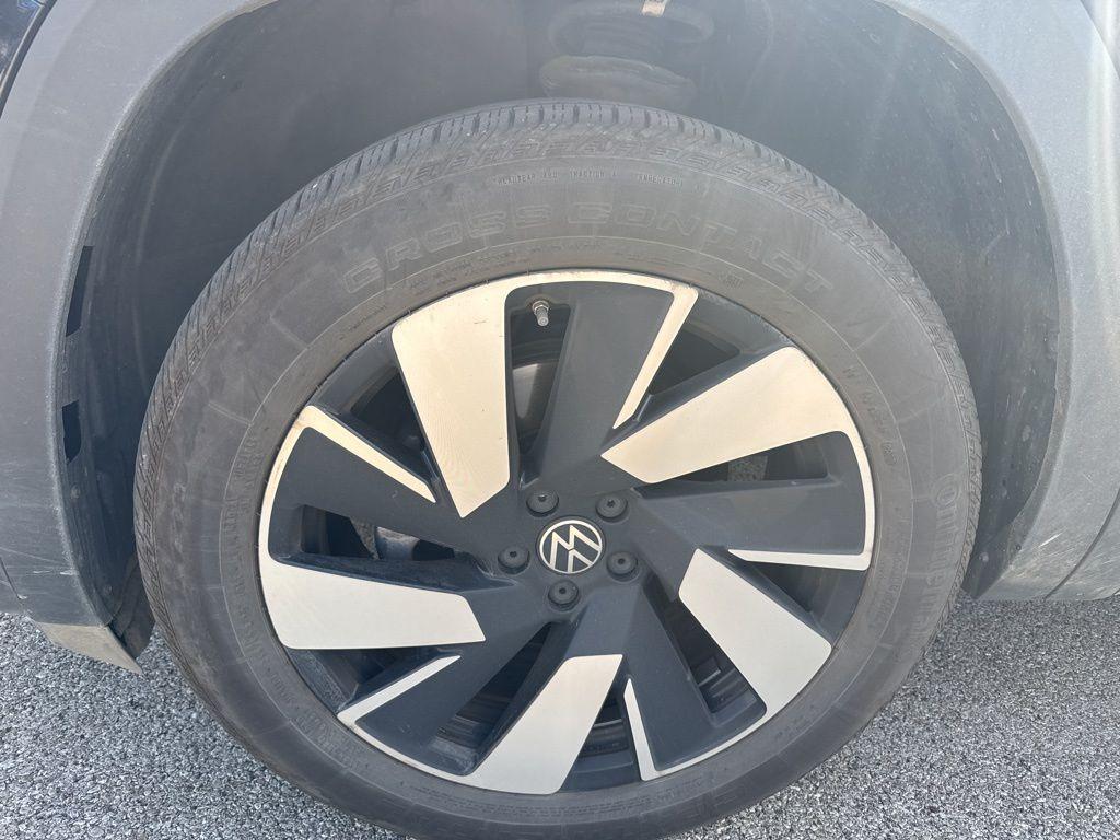 used 2024 Volkswagen Atlas Cross Sport car, priced at $32,377