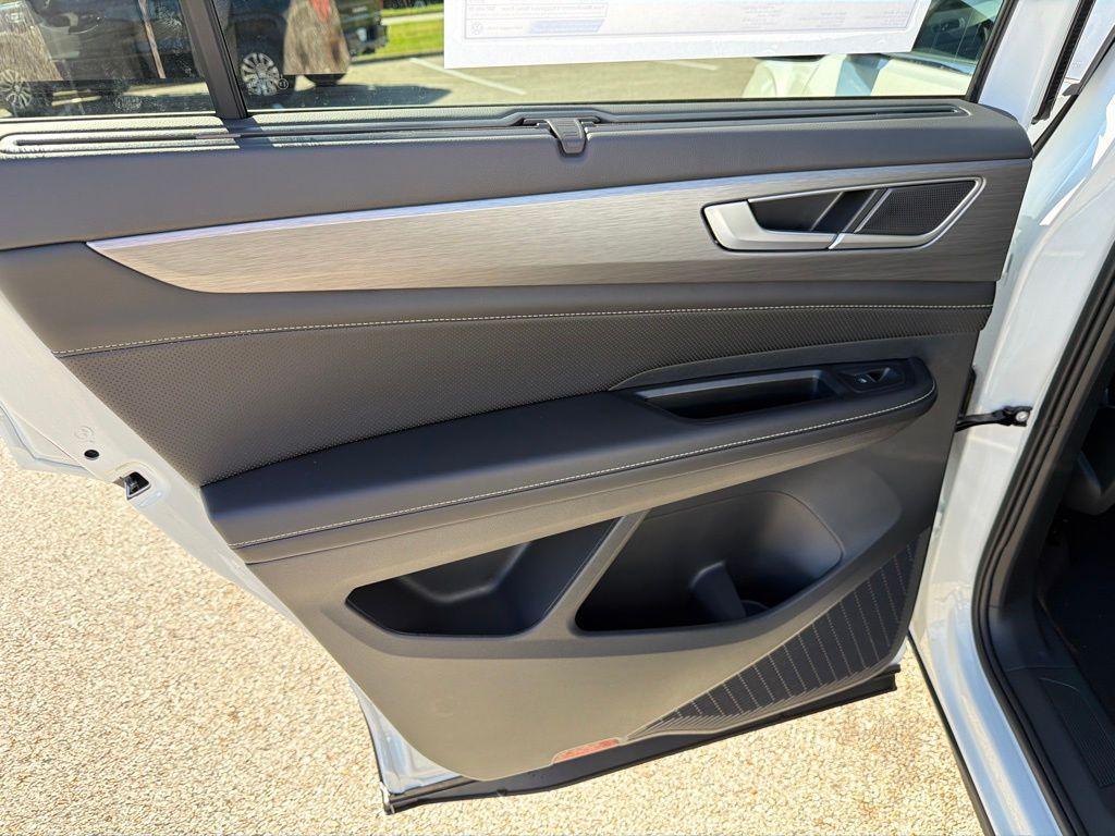 new 2026 Volkswagen Atlas Cross Sport car, priced at $44,876