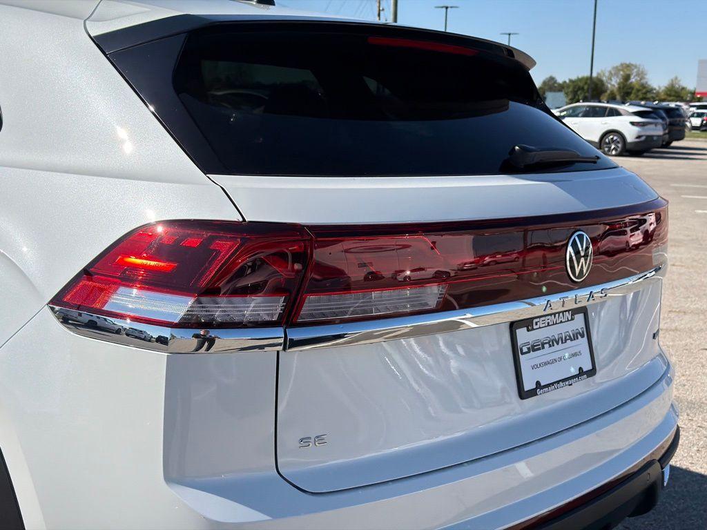 new 2026 Volkswagen Atlas Cross Sport car, priced at $44,876