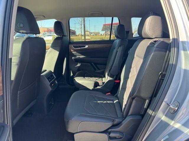 new 2025 Volkswagen Atlas car, priced at $43,381