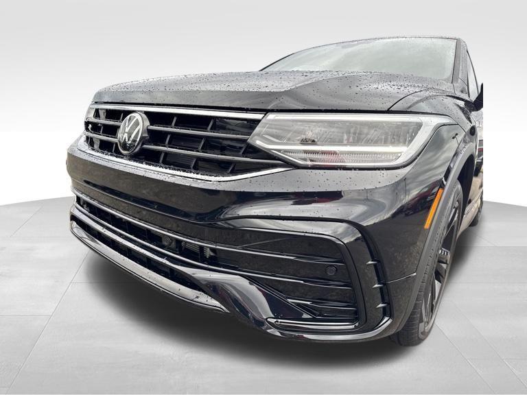 new 2024 Volkswagen Tiguan car, priced at $36,692