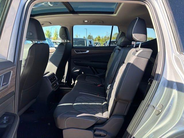 new 2026 Volkswagen Atlas car, priced at $54,322