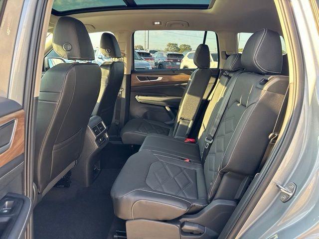 new 2026 Volkswagen Atlas car, priced at $45,222