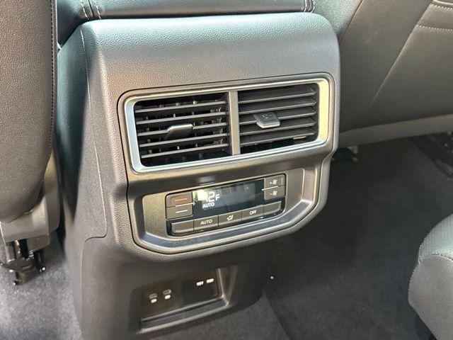 new 2026 Volkswagen Atlas car, priced at $45,222