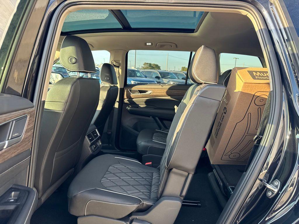 new 2026 Volkswagen Atlas car, priced at $53,705