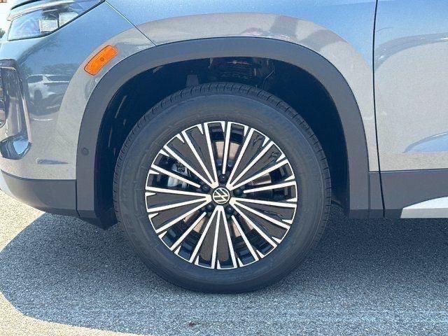 new 2025 Volkswagen Tiguan car, priced at $30,203