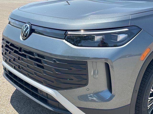 new 2025 Volkswagen Tiguan car, priced at $30,203