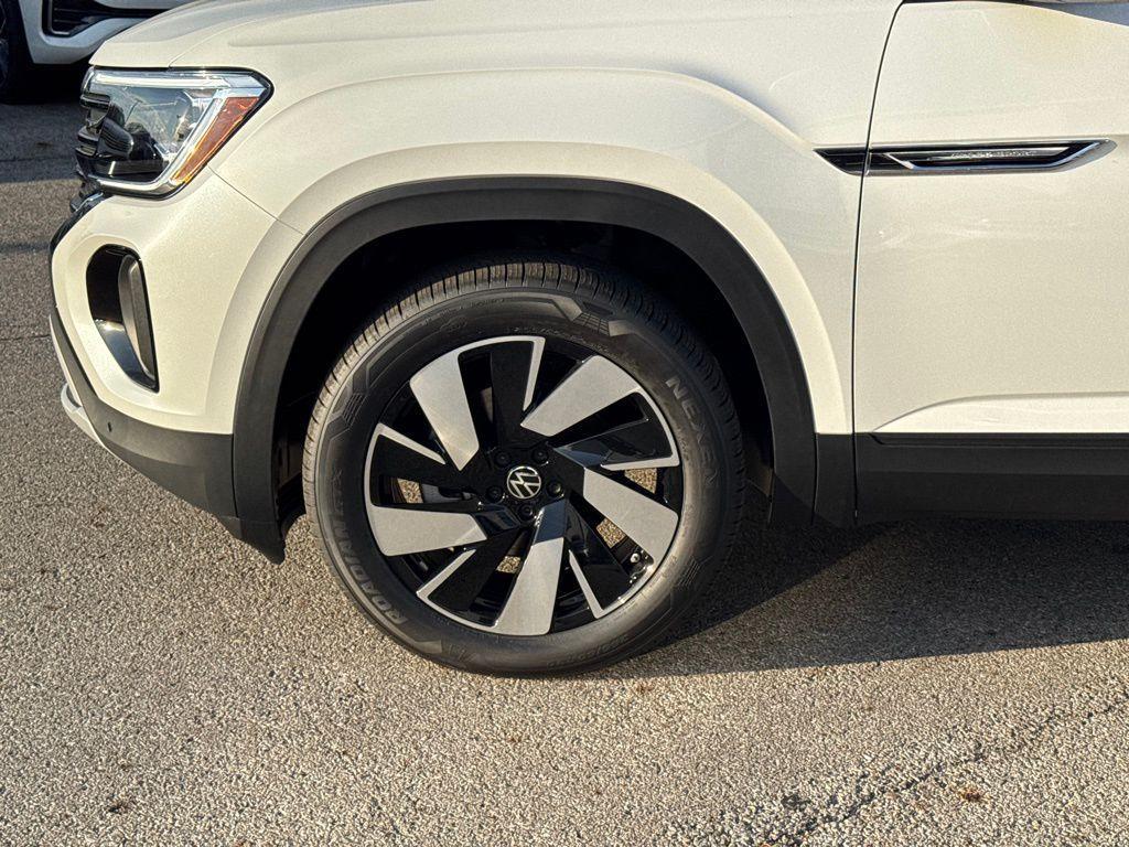 new 2026 Volkswagen Atlas Cross Sport car, priced at $46,396