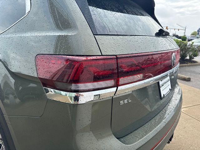 new 2025 Volkswagen Atlas car, priced at $52,140